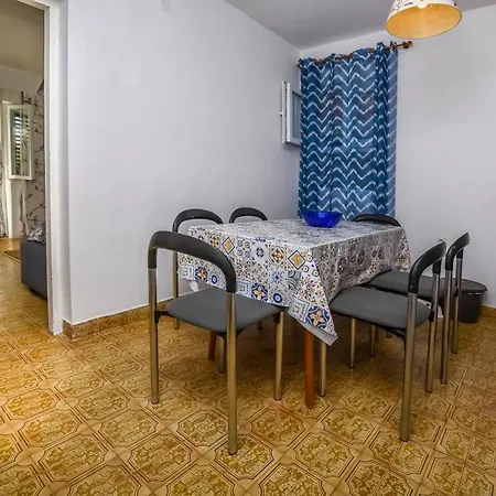 Iskra Apartman
