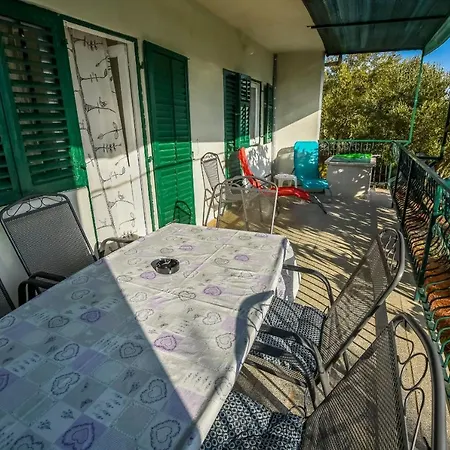 Iskra Apartman Rogoznica